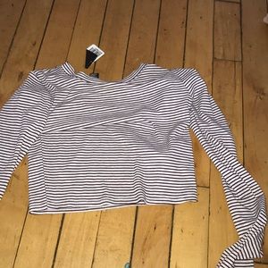 Long sleeve crop top